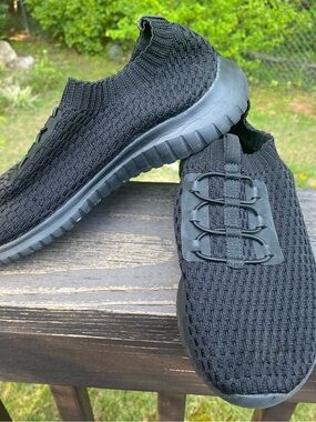 Women's Black Knit Slip-On Athletic Shoes